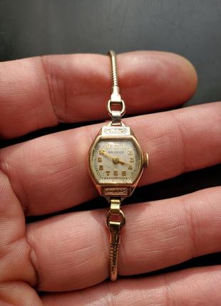 Антикварний швейцарський годинник benrus, 30-40ві, робочий