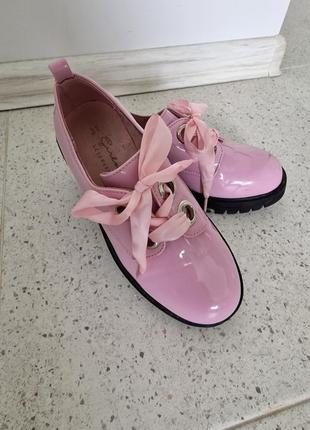 Туфлі для дівчинки світло рожевого кольору