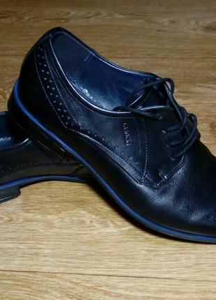 Кожаные туфли на шнурках lasocki. 43-размер. 30 см.