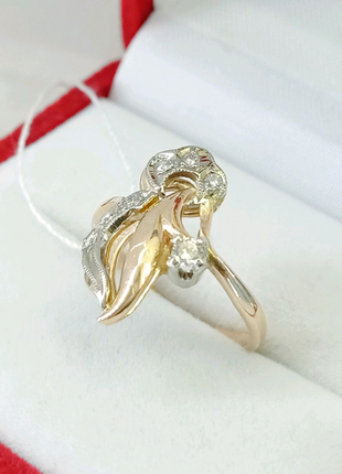 Классическое золотое кольцо с бриллиантами веточка