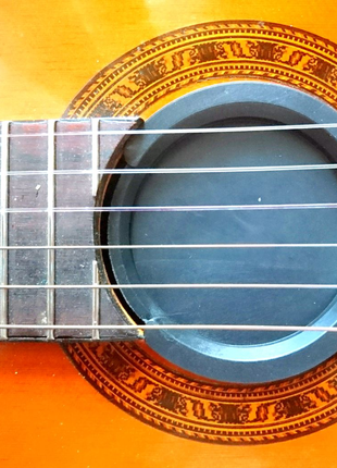 Крышка на звуковое отверстие для гитары