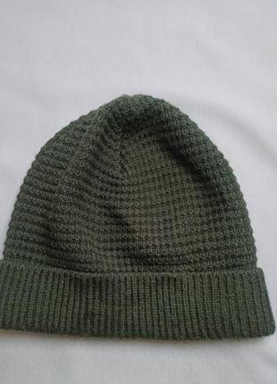 Шапка тонкая. зелёная шапка. шапка женская