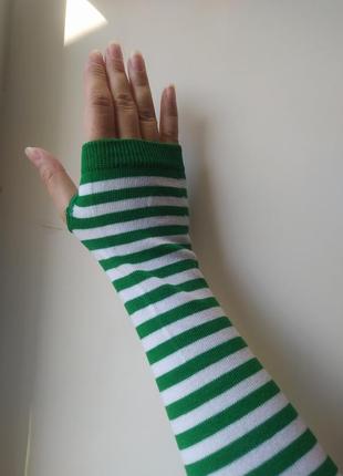 Довгі рукавички смугасті високі мітенки без пальців у біло-зел...
