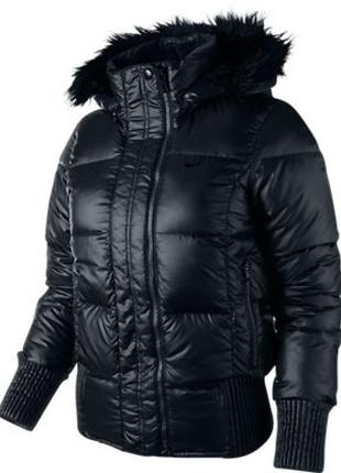 Жіноча чорна куртка зимова коротка nike оригінал