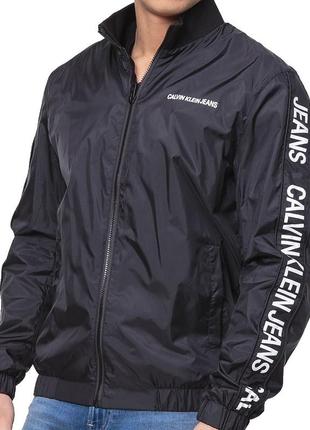 Ветровка курточка с лампасами calvin klein side logo truck jacket