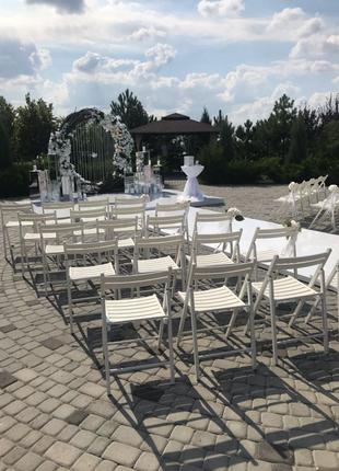 Аренда мебели для выездных церемоний, свадебных банкетов