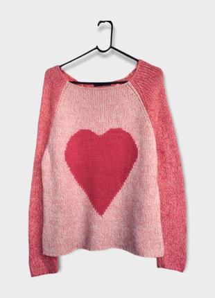 Симпатичный тёплый свитер сердце