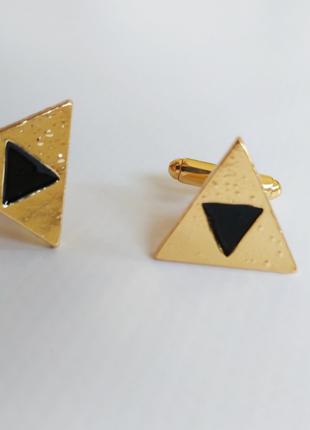 Треугольные запонки золотые черным треугольником игра в кальмара
