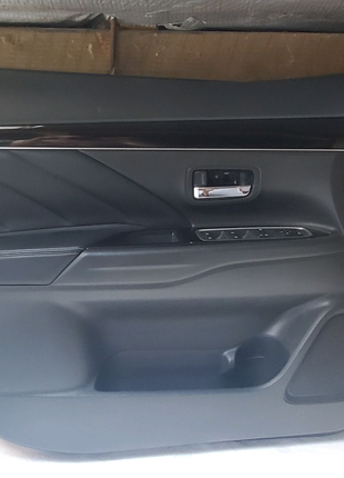 Дверна карта  ліва Mitsubishi Outlander 3