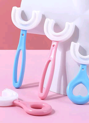 Зубна щітка для молочних зубів дітям від шести років  .