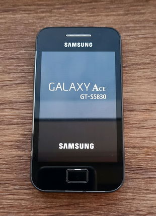 Смартфон Samsung Galaxy Ace S5830