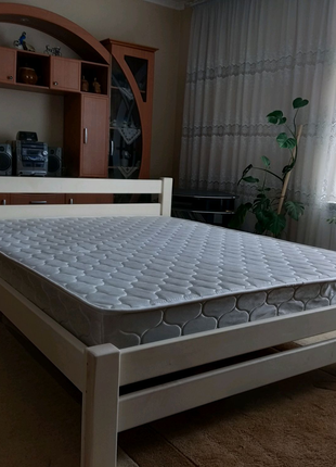 Кровать