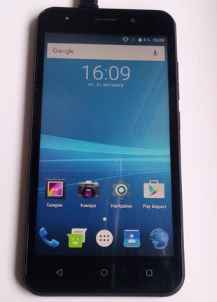 Смартфон телефон TWOE E500A DualSim Black