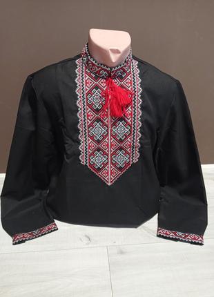 Дизайнерская мужская черная вышиванка с красной вышивкой и дли...