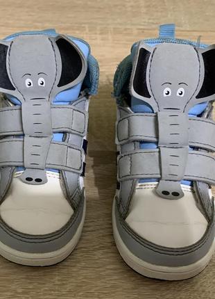 Детские кроссовки adidas neo label