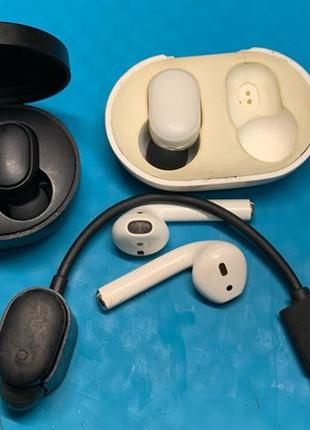 Навушники Bluetooth , кейси на запчастини або під ремонт б/у.