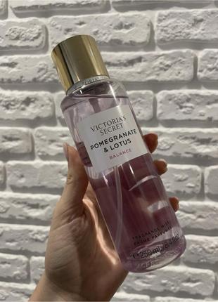 Спрей для тіла pomegranate & lotus  від victoria’s secret