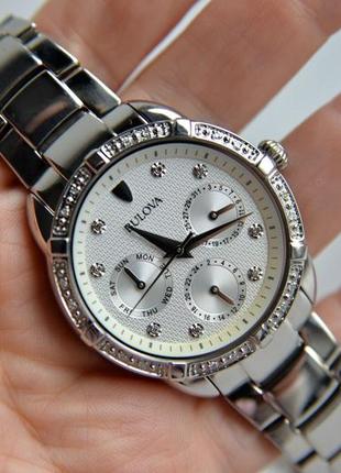 Шикарные женские часы-хронограф с бриллиантами.