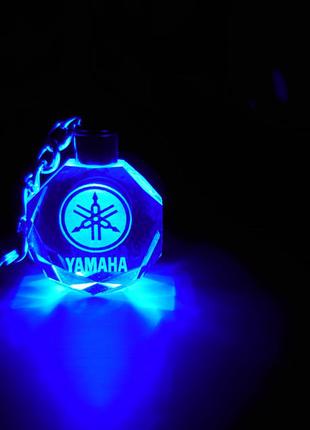 Брелок LED стеклянный с логотипом Yamaha