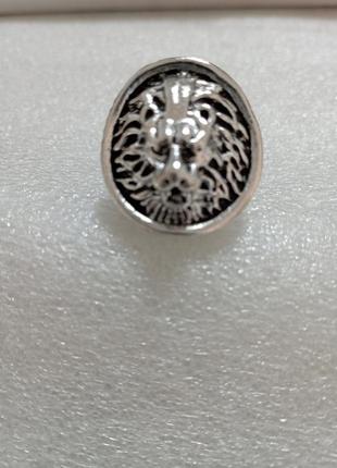 Крупная серебристая печатка кольцо лев размер 21