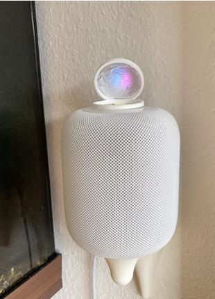 повесить Apple HomePod на стену крепление подставка и рефлектор