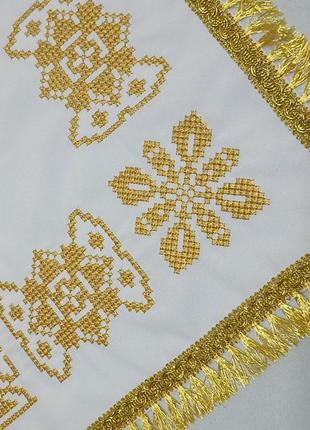 Скатерть белая с вышивкой 140×140см (габардин)