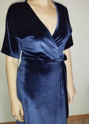 Вечірня оксамитова сукня синього кольору