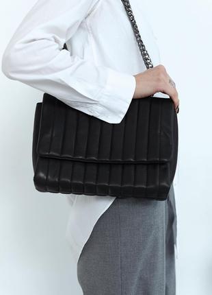 Жіноча шкіряна чорна сумка на ланцюжку шкіряний чорний клатч