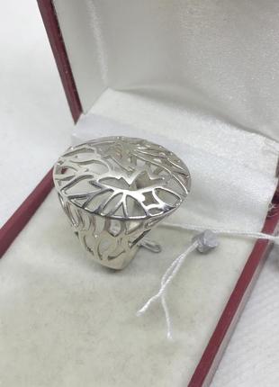 Новое красивое серебряное кольцо серебро 925 пробы