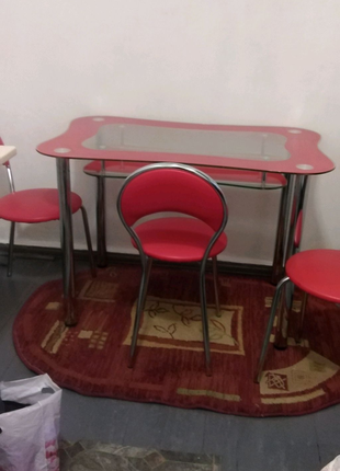 Продам комплект стол и стулья