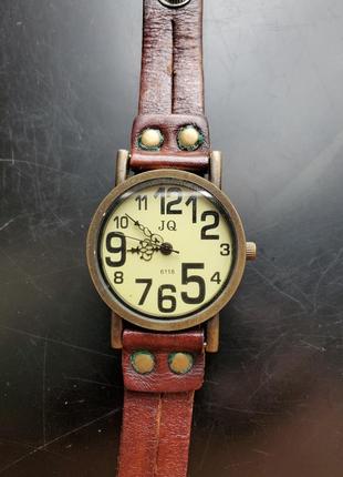Жіночій кварцевий годинник у стилі панк, 80ті