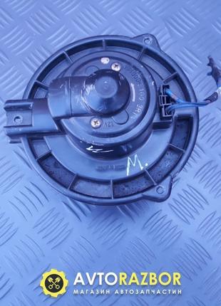 Моторчик вентилятор печки на Mazda MPV I 1995 - 1999 год