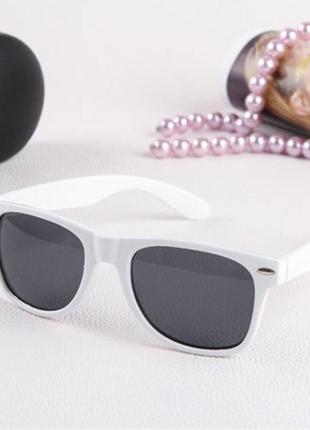 Детские солнцезащитные очки Белые