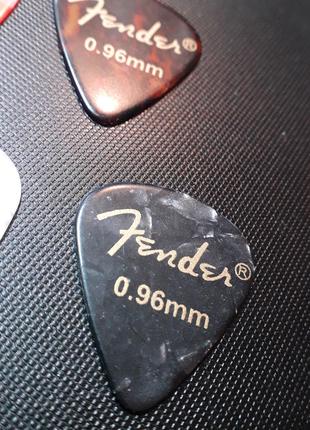 Медиатор медиаторы Fender 0,96 толщина для электрогитары акуст...