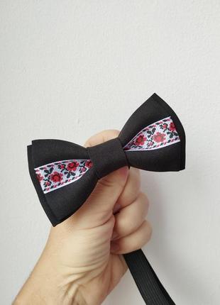 Краватка-метелик з українським орнаментом / вишиванка
