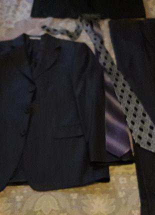 Классический костюм Uomo Lardini(черный) + 2 галстука в подарок