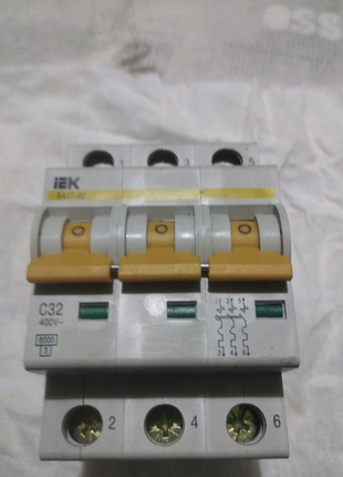 Автоматический выключатель IEK ВА47-60