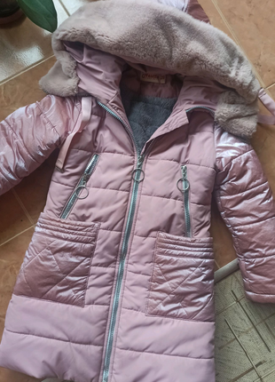 Зимняя курточка на девочку 104-110