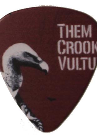 Медиатор "Them Crooked Vultures"