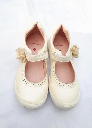 Шкіряні дитячі туфлі для дівчинки на ліпучках від naf-naf\фран...
