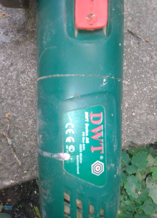 Продам болгарку dwt