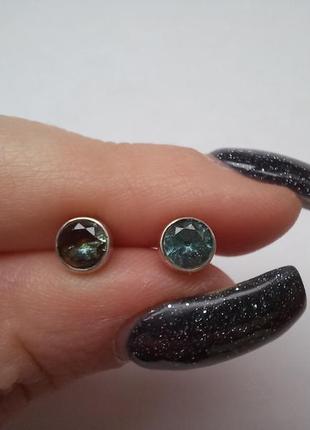 Серебряные серёжки пуссеты (серьги, гвоздики) с голубыми камнями