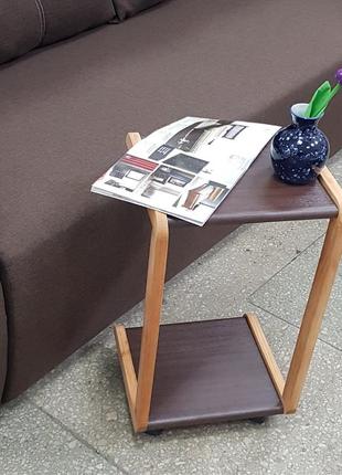 Журнальний, кавовий столик. приліжковий столик на колещатах.
