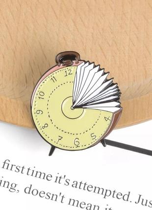 Значок / пін металевий   годинник у формі книги