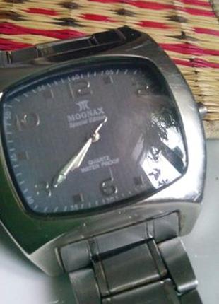 Часы с браслетом MOONAX,