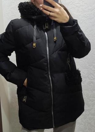 Жіноча чорна куртка пальто
