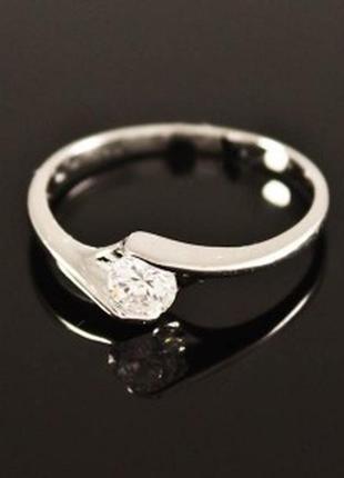 Нежное женское кольцо размер 17.5