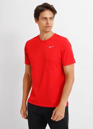 Красная спортивная футболка nike dri fit