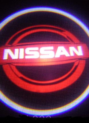 Лазерный проектор логотипа автомобиля Nissan