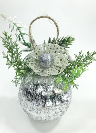 Ёлочное украшение Шар с декором 8см, цвет - серебро